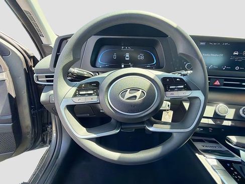 New 2026 Hyundai Elantra SE FWD image 11