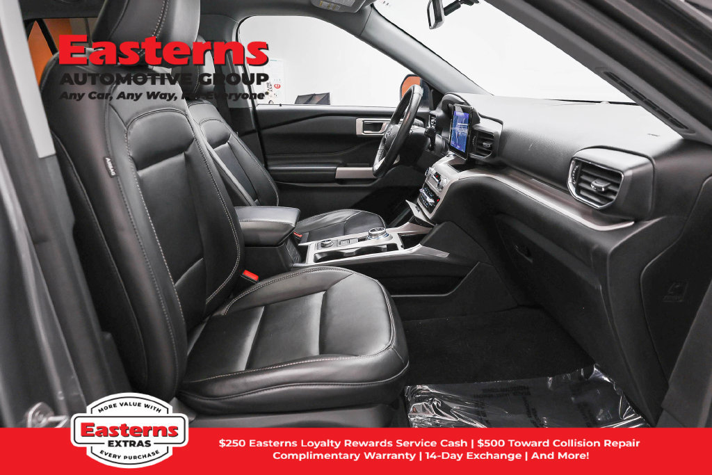 Used 2024 Ford Explorer XLT w/ Equipment Group 202A AWD/4WD image 26