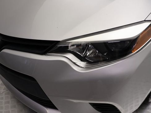 Used 2014 Toyota Corolla LE FWD image 3