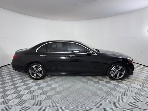 Used 2019 Mercedes-Benz E 300 4MATIC w/ Premium 1 Package image 4