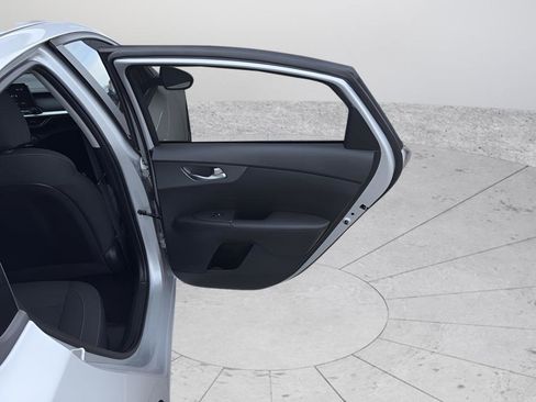 Used 2020 Kia Forte LXS image 32