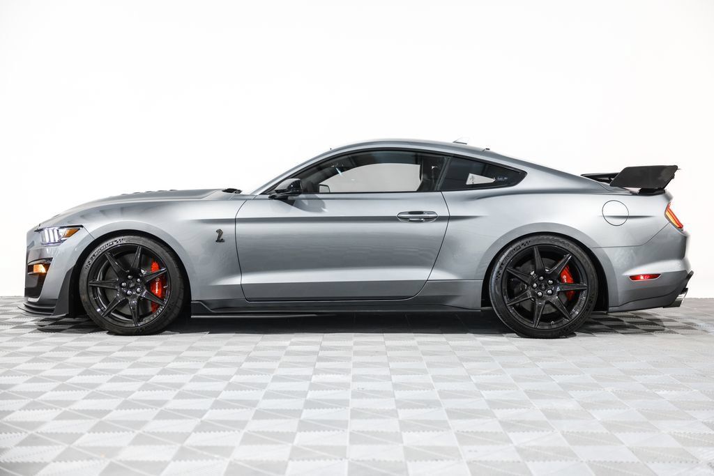 Used 2020 Ford Mustang Shelby GT500 w/ Carbon Fiber Track Pack RWD image 13