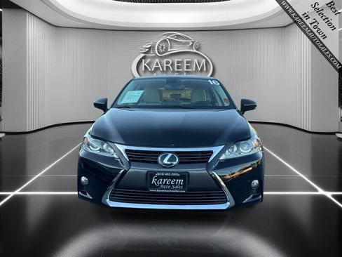 Used 2016 Lexus CT 200h w/ Navigation Package FWD image 2