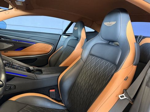 Used 2024 Aston Martin DB12 Coupe RWD image 23