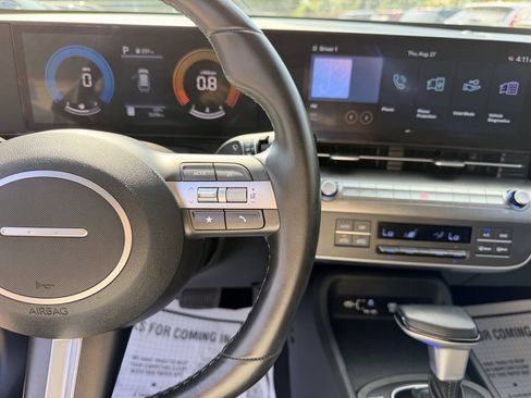 Used 2025 Hyundai Kona SEL FWD image 33