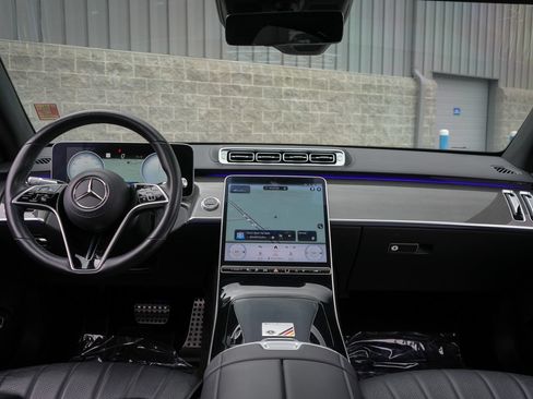Used 2023 Mercedes-Benz S 580e 4MATIC Sedan w/ AMG Line image 33