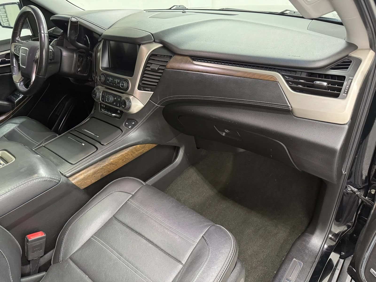 Used 2018 GMC Yukon Denali w/ Open Road Package RWD image 12