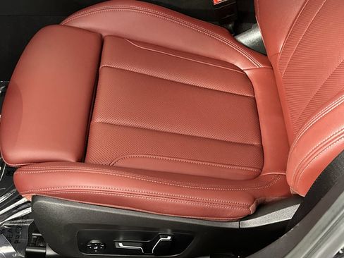 Used 2025 BMW 330i Sedan w/ Premium Package RWD image 12