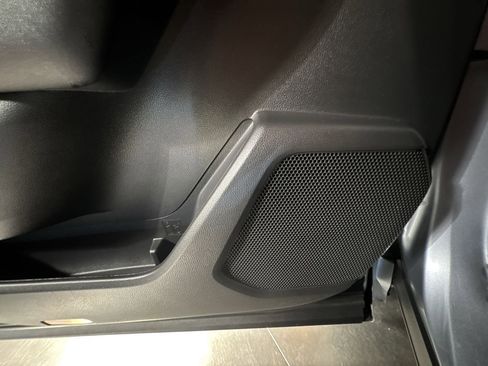 Used 2021 Toyota Highlander XLE image 20