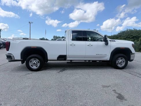 Used 2022 GMC Sierra 2500 SLE w/ X31 Off-Road Package AWD/4WD image 8