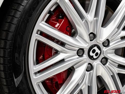 Used 2023 Bentley Flying Spur V8 AWD/4WD image 19