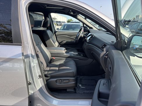 Used 2025 Honda Passport TrailSport image 24