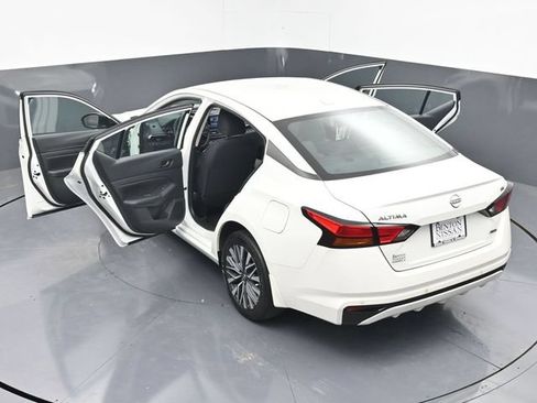 Used 2024 Nissan Altima 2.5 SV AWD/4WD image 44