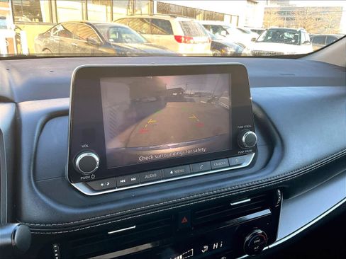 Used 2023 Nissan Rogue SV image 19