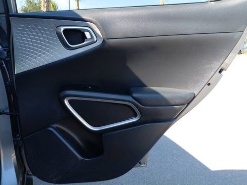 Certified 2025 Kia Soul LX w/ LX Technology Package image 24