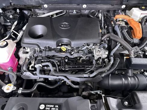 Used 2022 Toyota RAV4 Limited AWD/4WD image 31