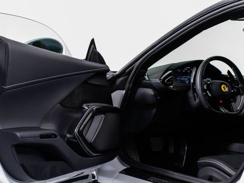 Certified 2025 Ferrari 12Cilindri RWD image 34