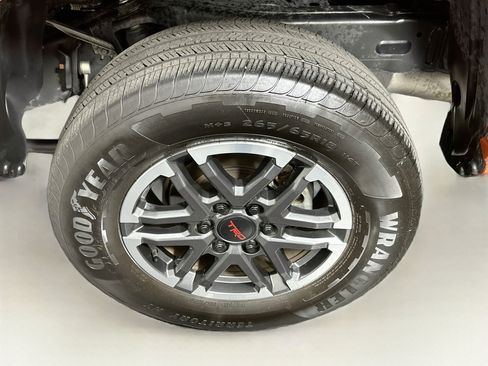Used 2025 Toyota Tacoma TRD Sport AWD/4WD image 11