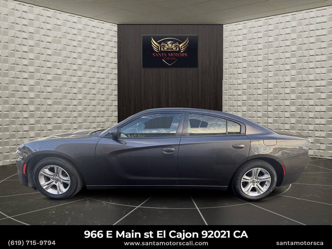 Used 2021 Dodge Charger SXT w/ Leather Interior Group RWD image 6