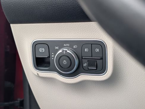 Used 2020 Mercedes-Benz GLB 250 4MATIC image 30