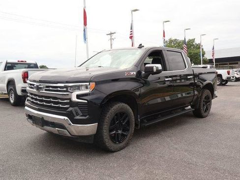 Used 2024 Chevrolet Silverado 1500 LTZ AWD/4WD image 3