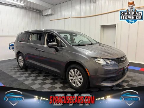 Used 2021 Chrysler Voyager L FWD image 1