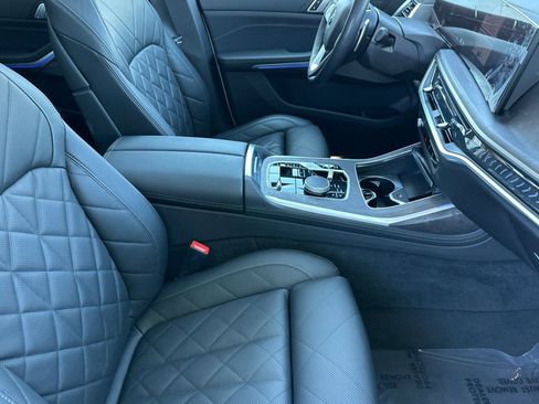 Used 2023 BMW X7 xDrive40i w/ Premium Package image 30