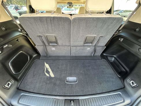 Used 2021 Jeep Grand Cherokee L Limited w/ Luxury Tech Group II image 18