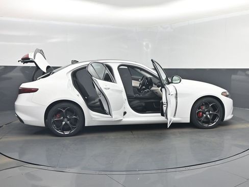 Used 2018 Alfa Romeo Giulia Ti Sport w/ Quick Order Package 22S Sport image 57