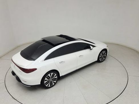 Used 2023 Mercedes-Benz EQE 500 4MATIC Sedan image 27