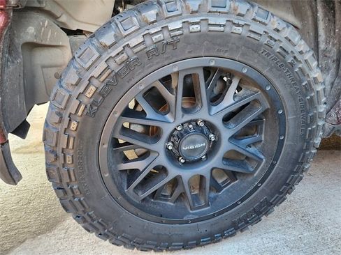 Used 2021 RAM 1500 Laramie w/ Sport Appearance Package AWD/4WD image 9