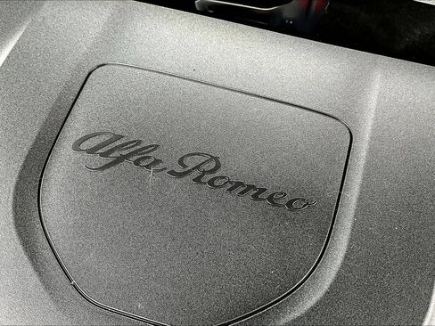 Used 2024 Alfa Romeo Tonale Veloce AWD/4WD image 28