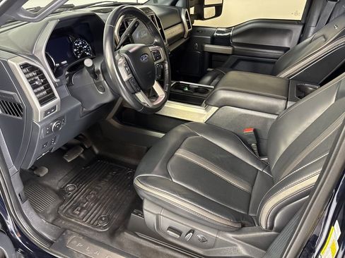 Used 2022 Ford F450 Platinum w/ FX4 Off-Road Package image 22