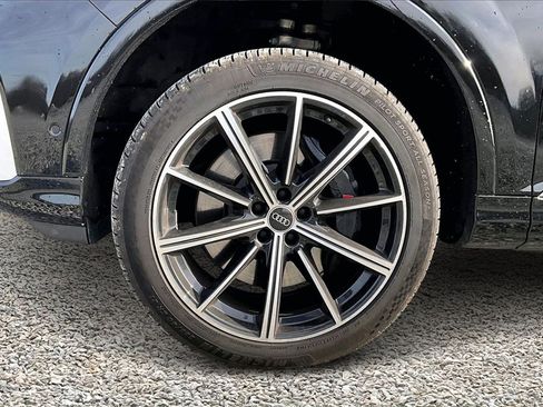 Used 2022 Audi SQ7 Premium Plus w/ SQ7 Executive Package image 9