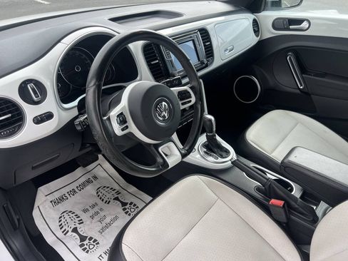 Used 2017 Volkswagen Beetle 1.8T SE FWD image 18
