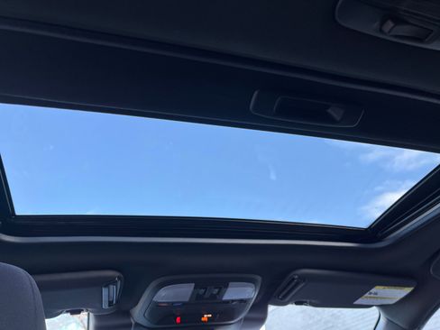 Used 2025 Subaru Crosstrek 2.5i Sport AWD/4WD image 21