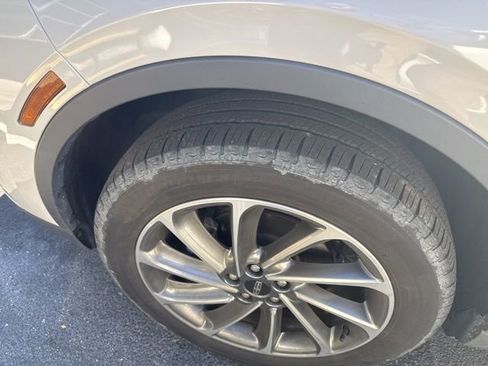 Used 2023 Lincoln Corsair AWD w/ Equipment Group 101A image 11