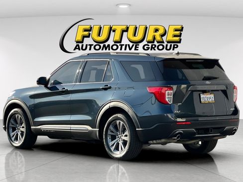 Used 2022 Ford Explorer XLT w/ Equipment Group 202A image 6