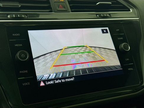 Certified 2023 Volkswagen Tiguan SE R-Line image 17
