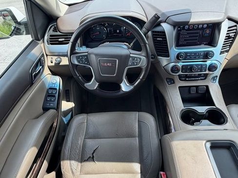Used 2018 GMC Yukon XL SLT w/ Open Road Package RWD image 17