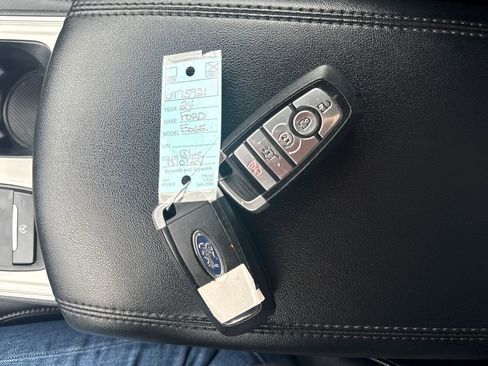 Used 2024 Ford Edge SEL w/ Convenience Package image 38