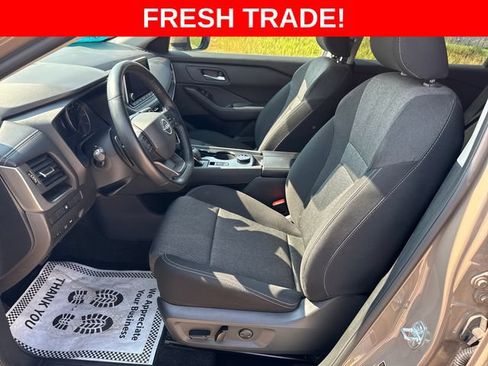 Used 2025 Nissan Rogue SV AWD/4WD image 9