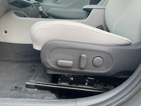 Used 2025 Hyundai Kona SEL image 23