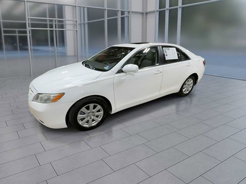 Used 2007 Toyota Camry XLE image 4