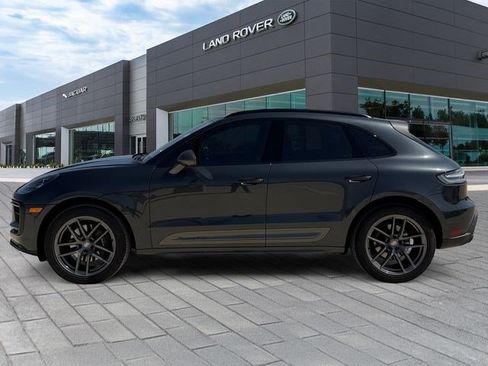 Used 2025 Porsche Macan AWD/4WD image 2