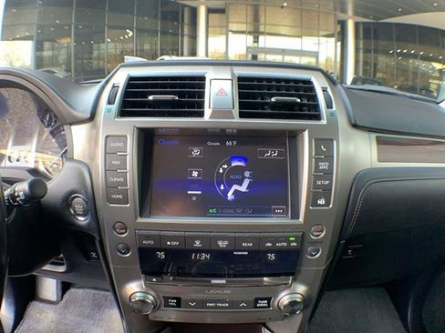 Used 2017 Lexus GX 460 image 19