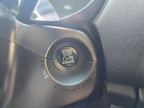 Used 2020 Jeep Renegade Limited image 26