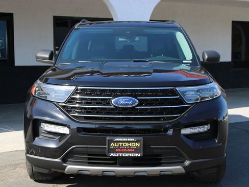 Used 2021 Ford Explorer XLT w/ Equipment Group 202A AWD/4WD image 2