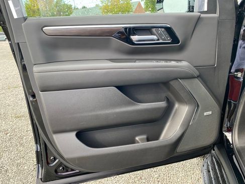 New 2026 Chevrolet Tahoe Premier image 9