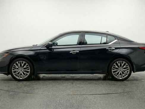 Used 2025 Nissan Altima 2.5 SV image 5